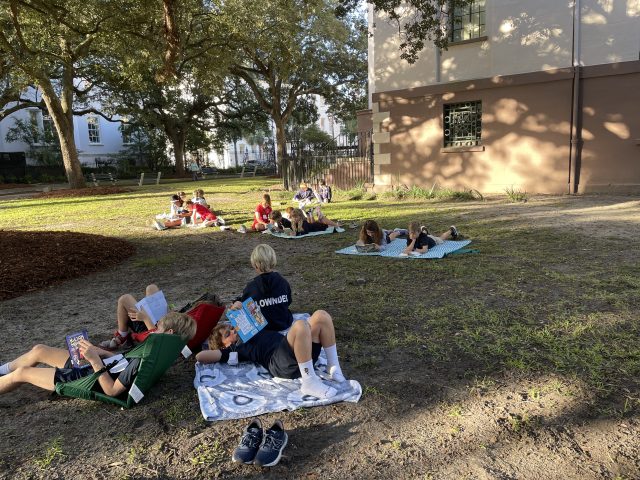 Charleston Day School students finish Read-a-Thon by reading in the park
